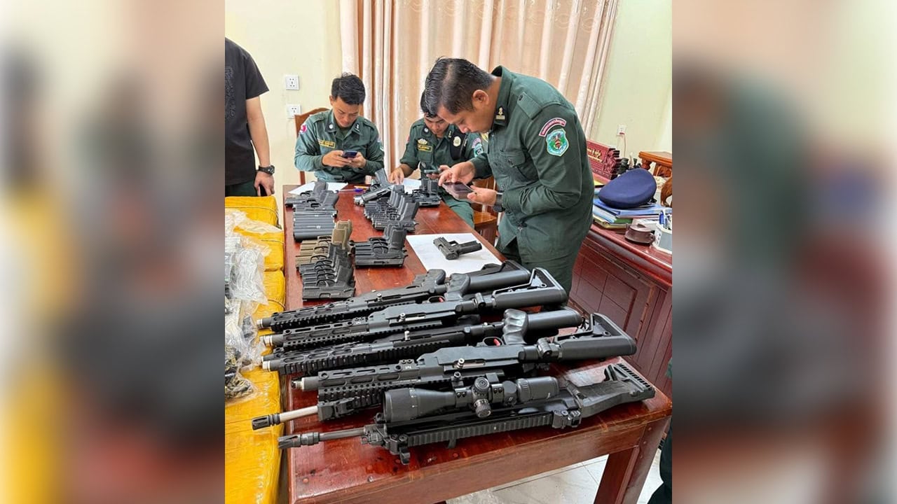Seven Chinese Nationals Detained Off Preah Sihanouk Coast with 800kg of Suspected Drugs and Dozens of Weapons
